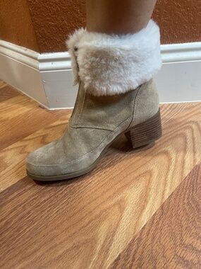 UGG BOOTS